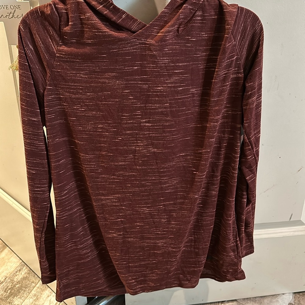 Woman’s Large Dri- fit Nike pullover